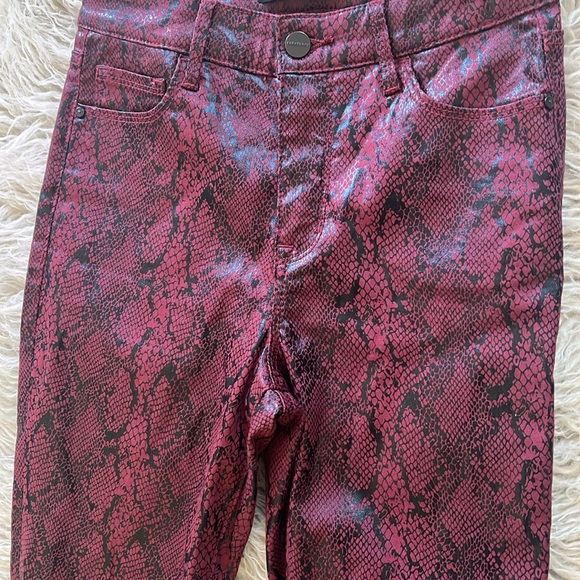 NWT Sanctuary maroon wine purple black snakeskin skinny jeans pants size 25 - Picture 5 of 10
